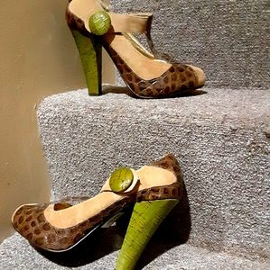 Naughty Monkey Sz 7.5 Suede Heels